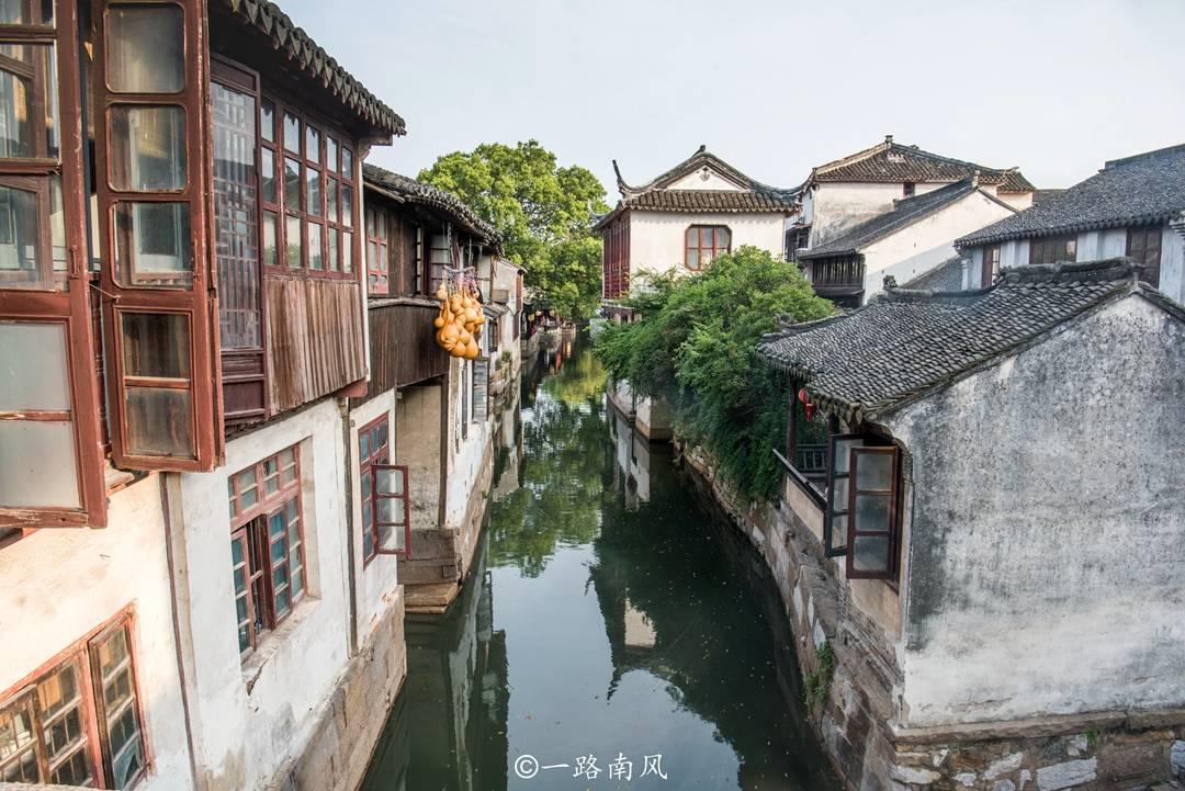 刘昊然与吴磊的长相PK谁赢？为什么?